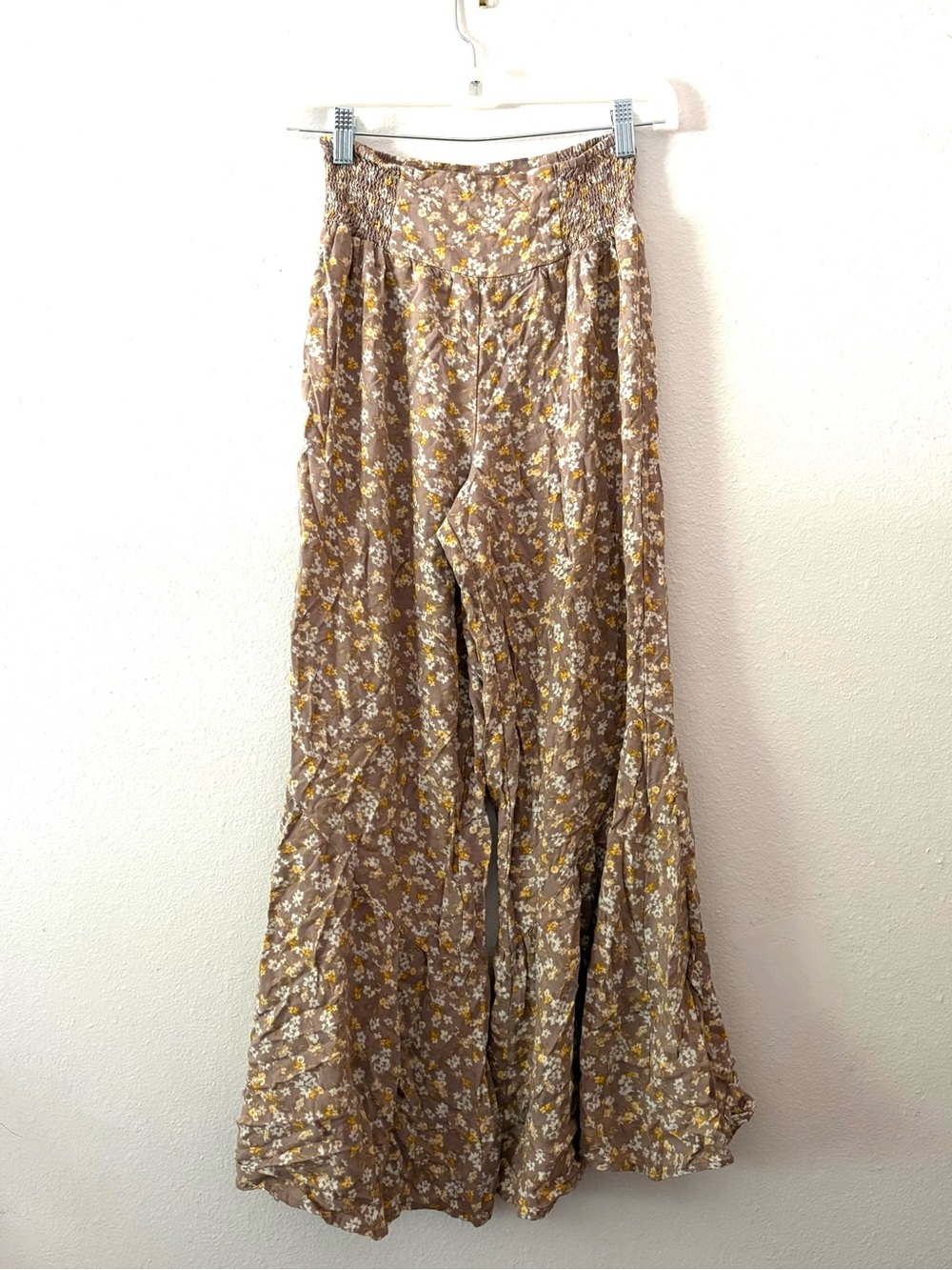 Forever 21 Flowy High-Waist Floral Pants - Beige/Yellow